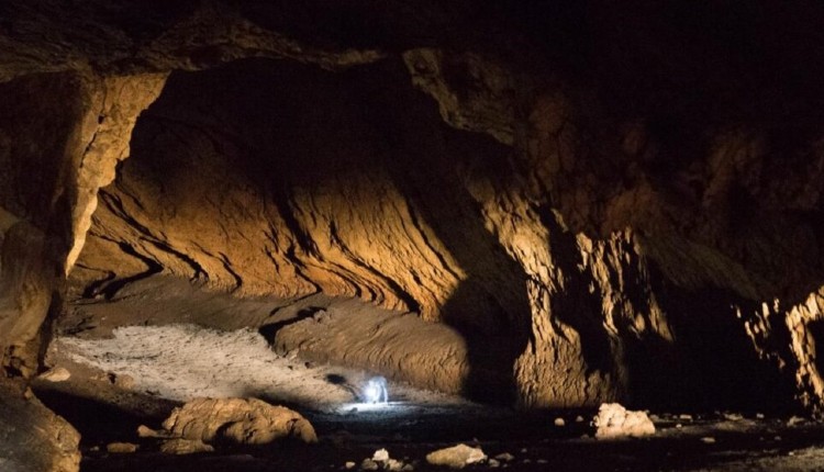 غار پبده (Pebdeh Cave) در رشته‌کوه‌های زاگرس جنوبی